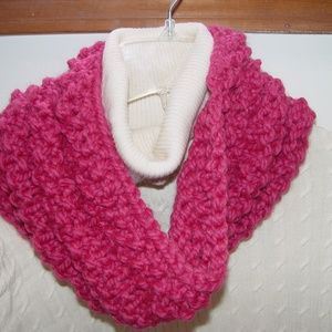 New Hand knit Cowl/Scarf